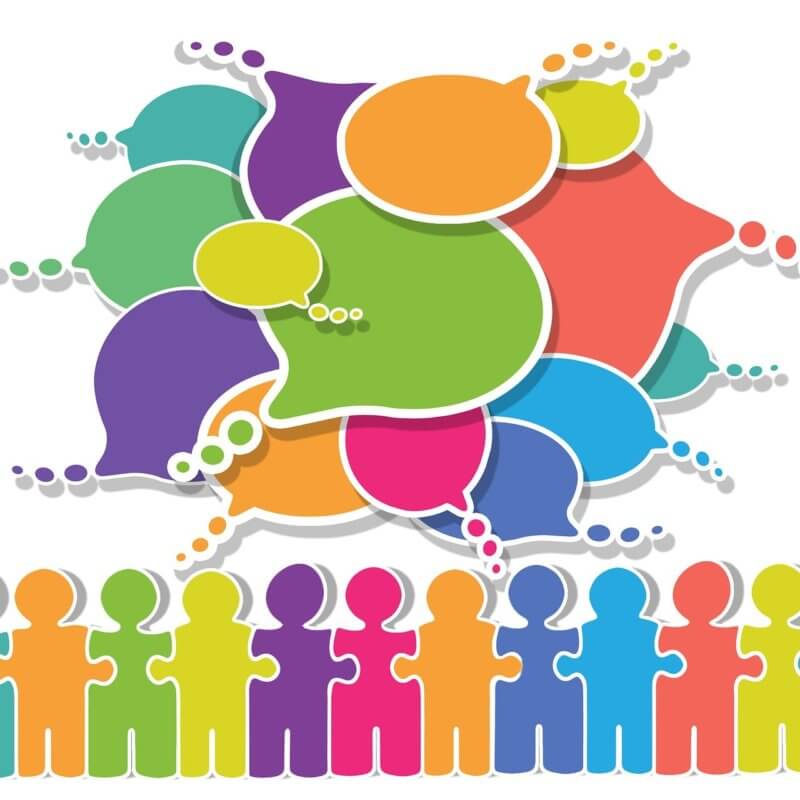 Gezeichnete Figuren stehen in einer Reihe. Darüber sehr viele Sprechblasen