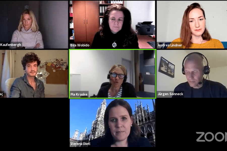 Screenshot einer Zoom Konferenz mit 7 Teilnehmern